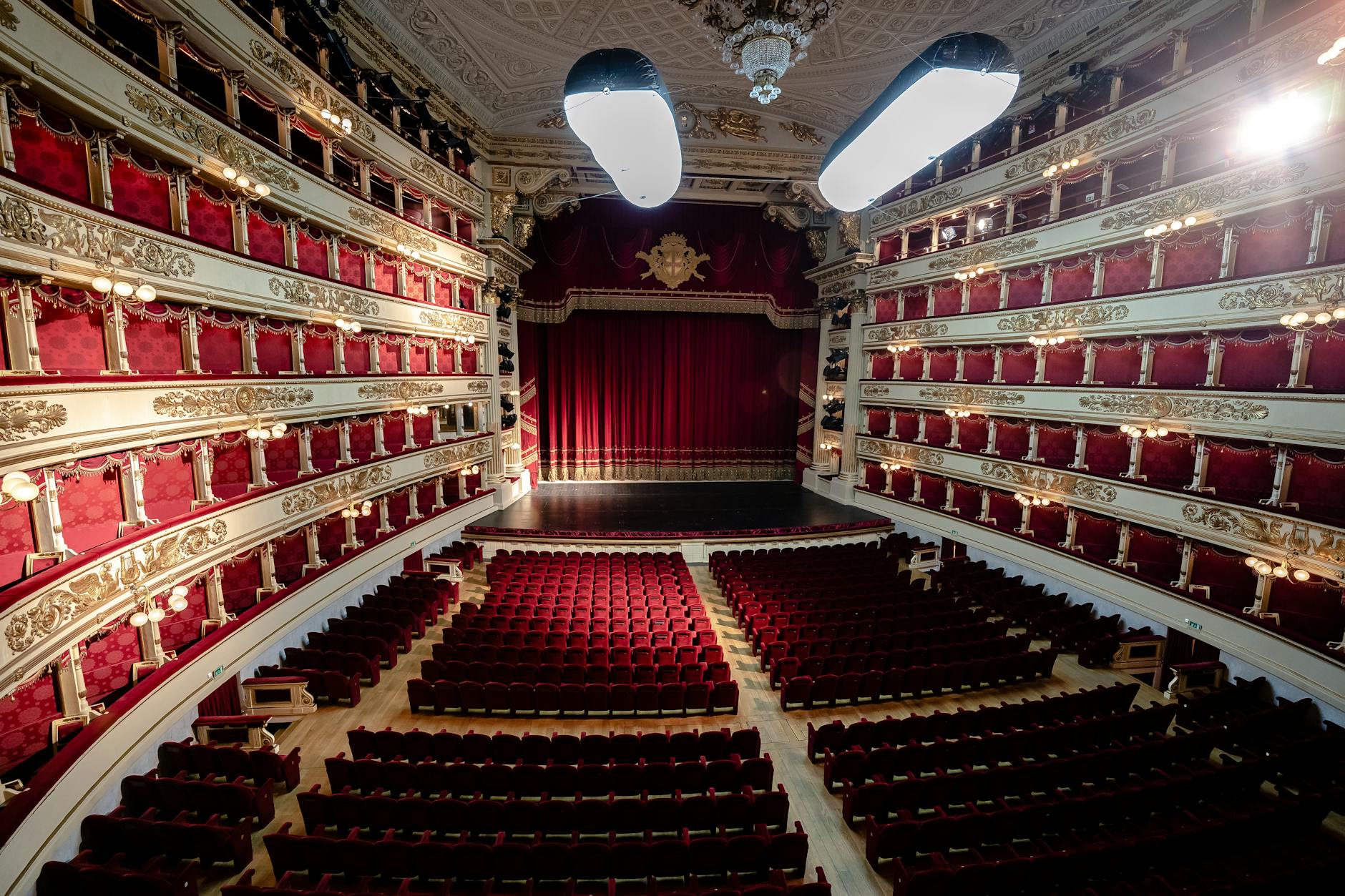 Romantic things to do in Milan attending a performance at La Scala